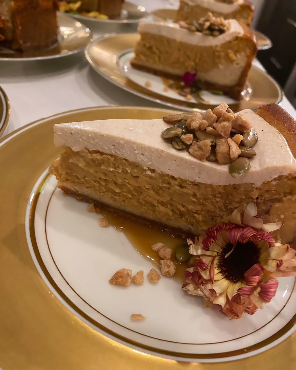 Seasonal cheesecake; pumpkin spice✨