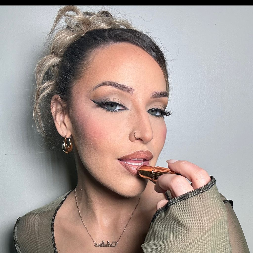 Chic Beauty by Catalina