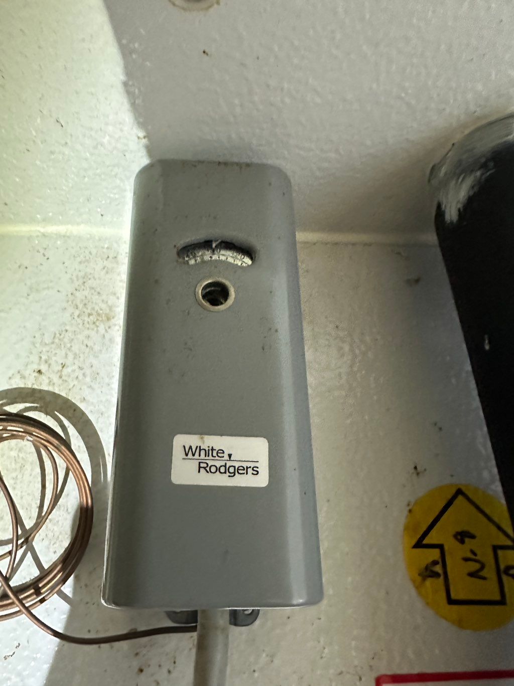 Installed new thermostat at walking box fridge 