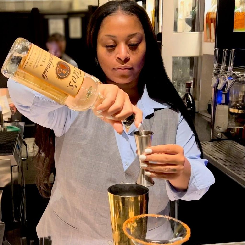 Ayana’s Pour Decisions Mobile Bartending