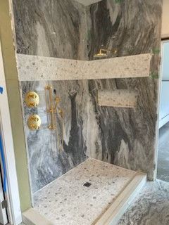 Gold/Gray Shower