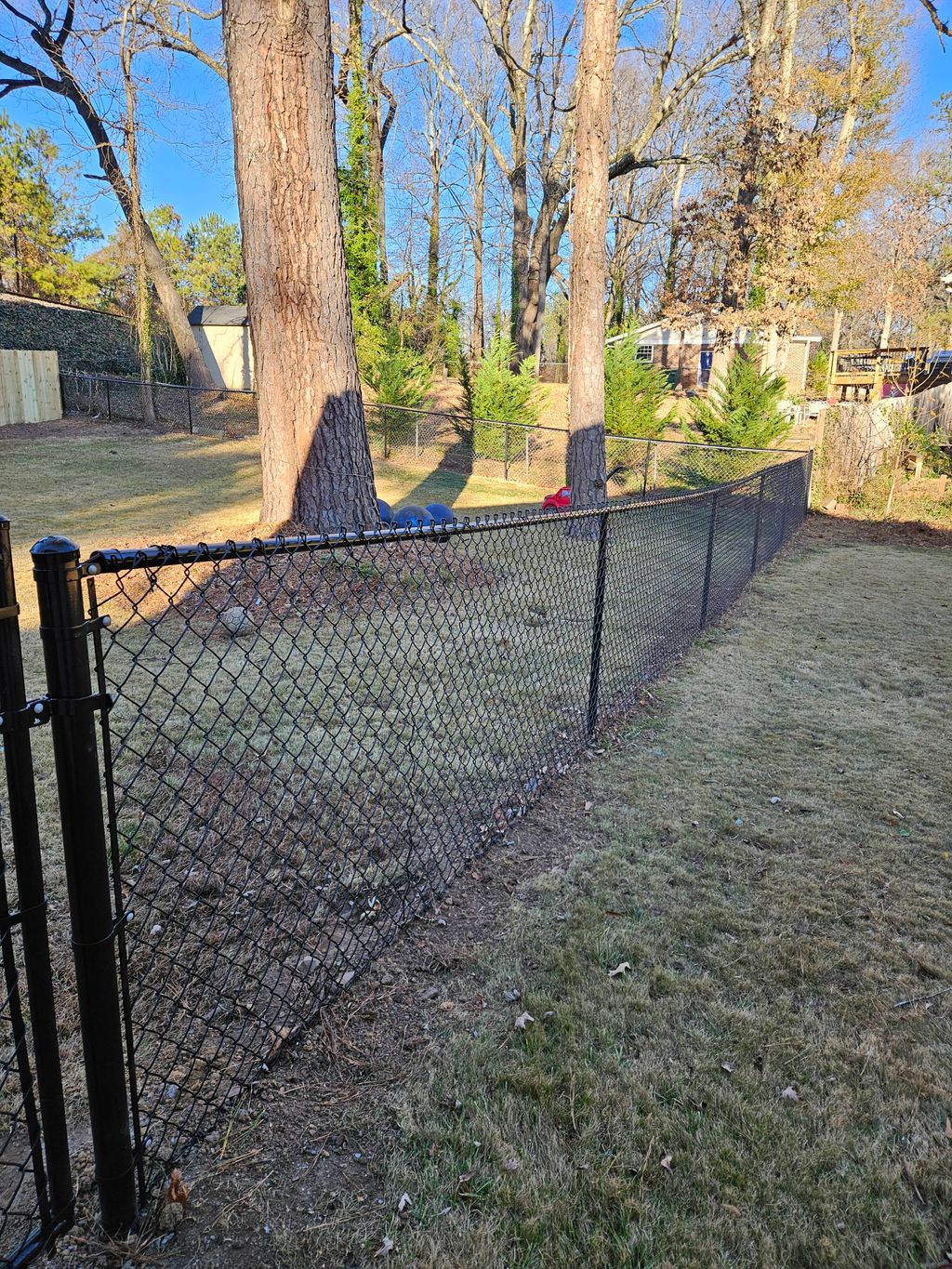 chain link fence Blck color 4feet tall 