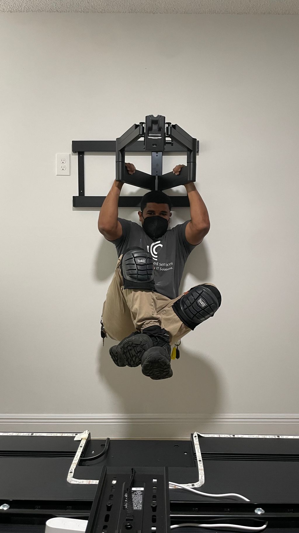 INTERIOR WALL / Hang Test @ 175 Pounds