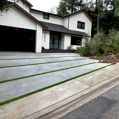 Final finish drive way -modern look
Color concrete