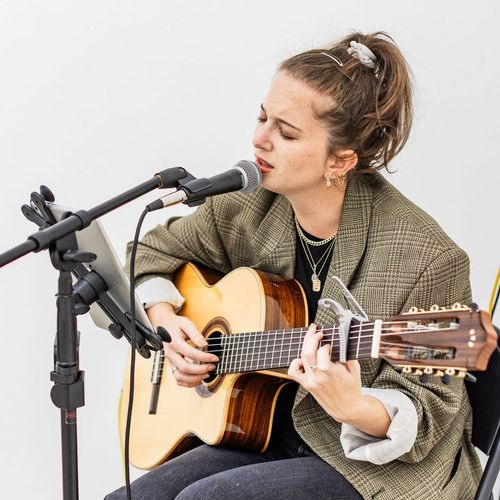 Emma Taylor // Singer