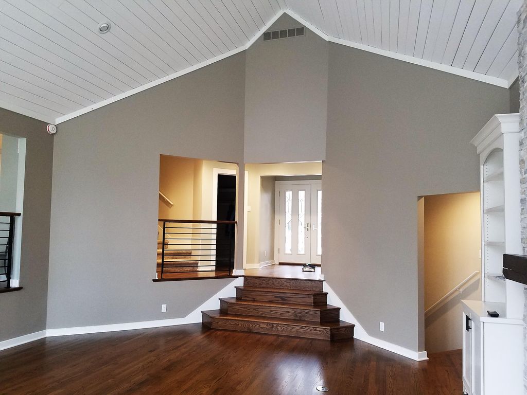 Originally this ceiling was raw pine wood. We seal
