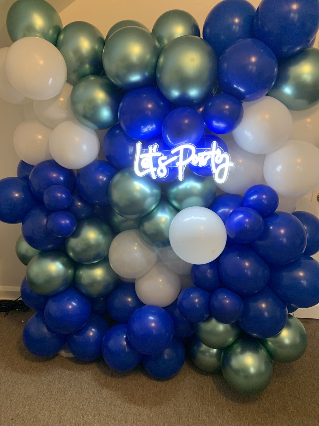 Small balloon wall