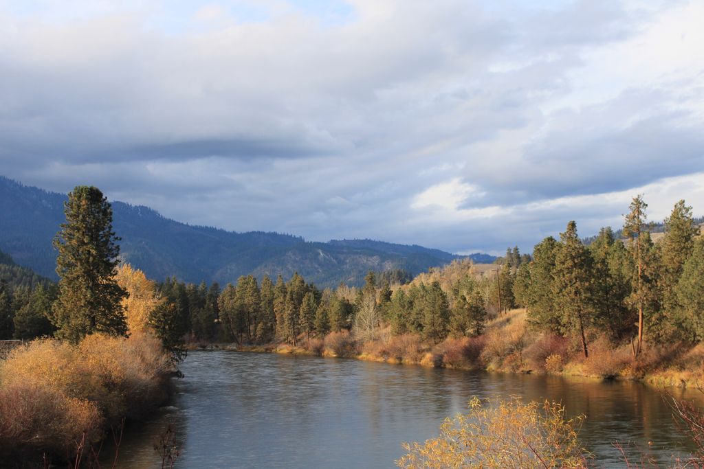 Wenatchee River in the Fall