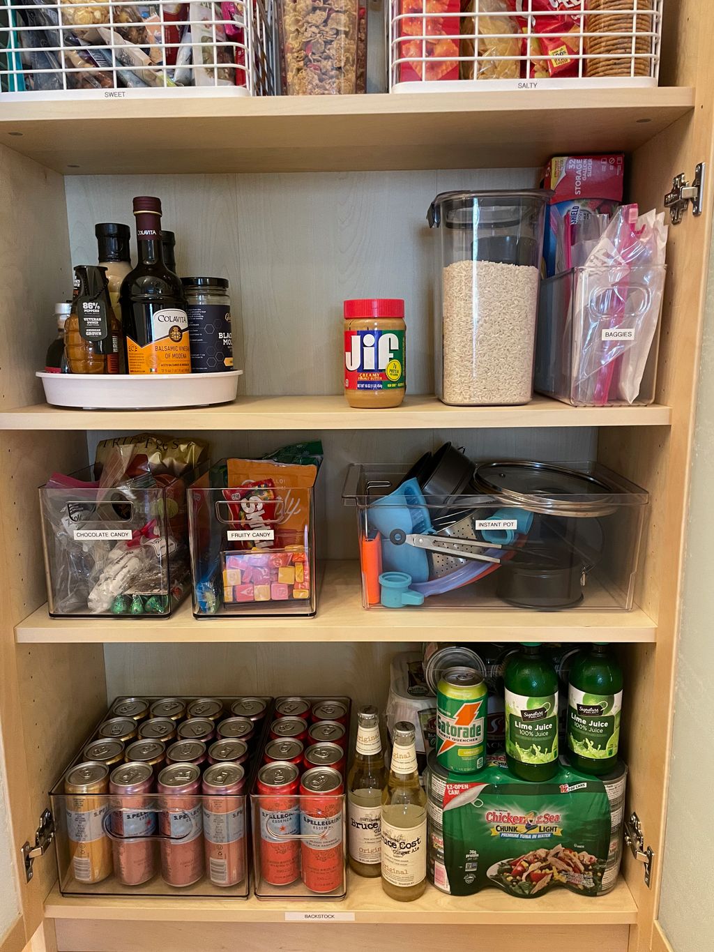 Kitchen pantry (after)