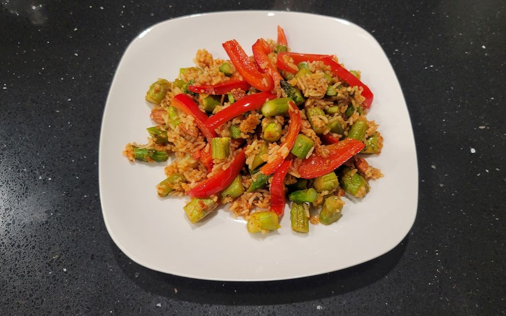 Rice, asparagus and bell peppers