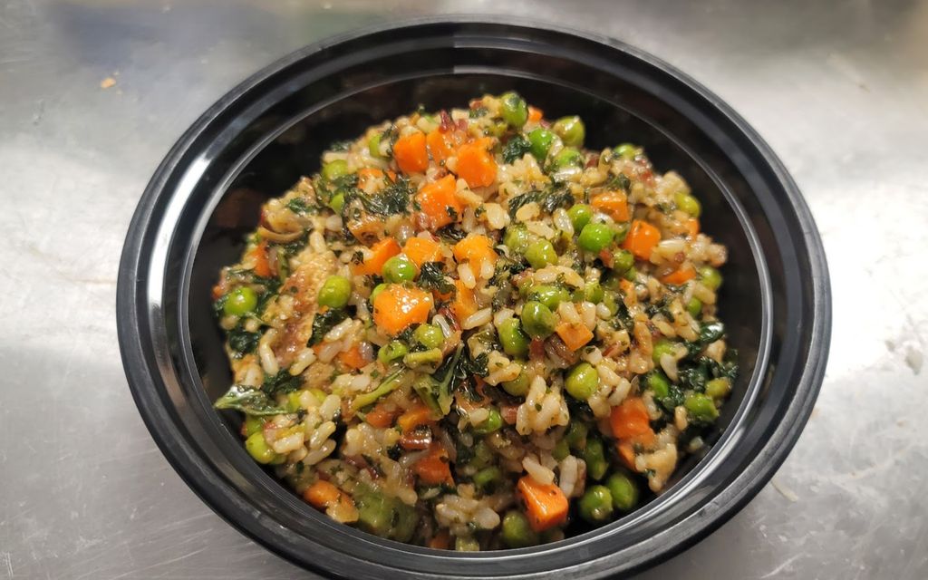 Rice, carrots & peas medley