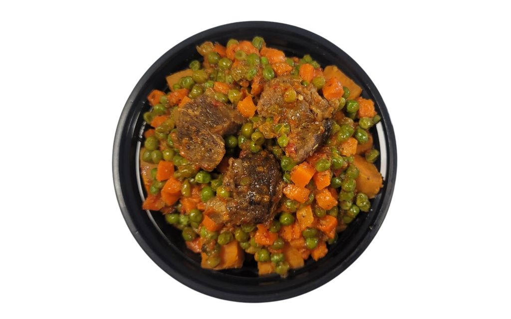 Delicious beef with sweet potatoes, carrots & peas