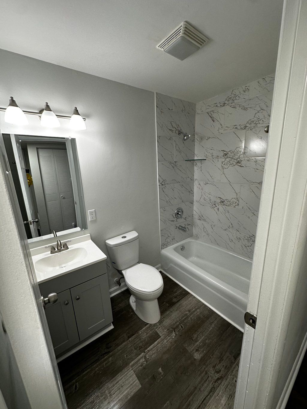 Clean  and sparkly remodeled bathroom!