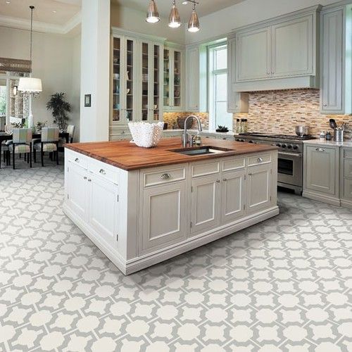 Nice clean kitchen in Leesburg