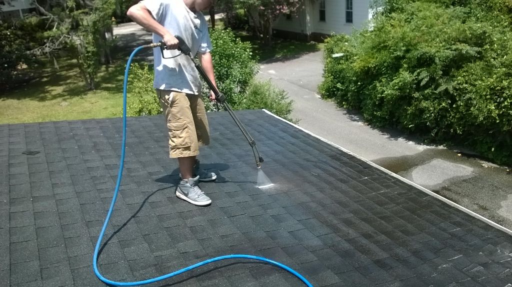 Asphalt Shingle Low Pressure Chemical Wash