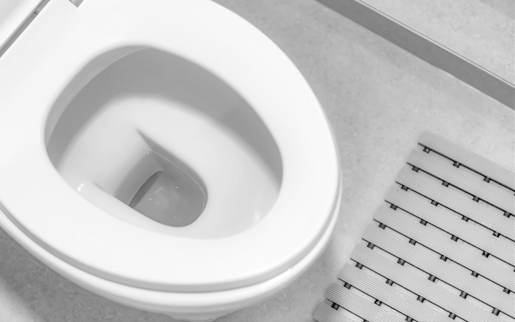 6 reasons why the water level in your toilet bowl is low.