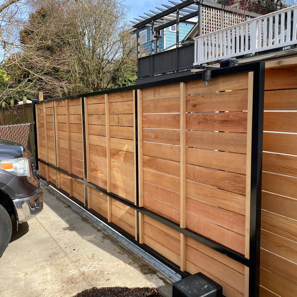 Mora's Fencing & Landscaping Services