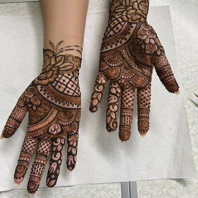 Avatar for Henna by Asmita