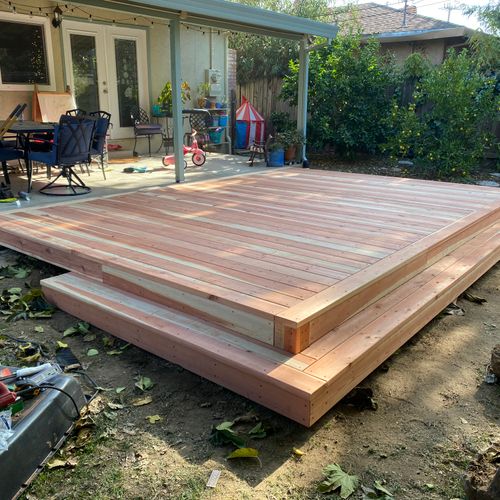 Redwood deck built with floating step
