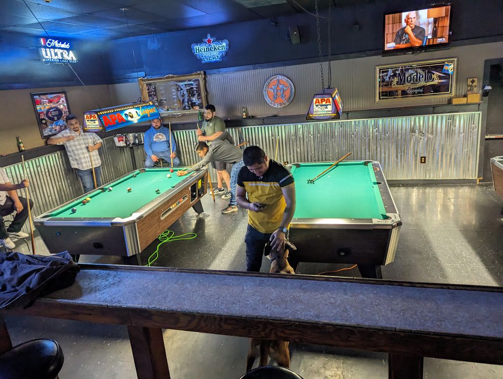 Ragnar taking bets on the pool games!