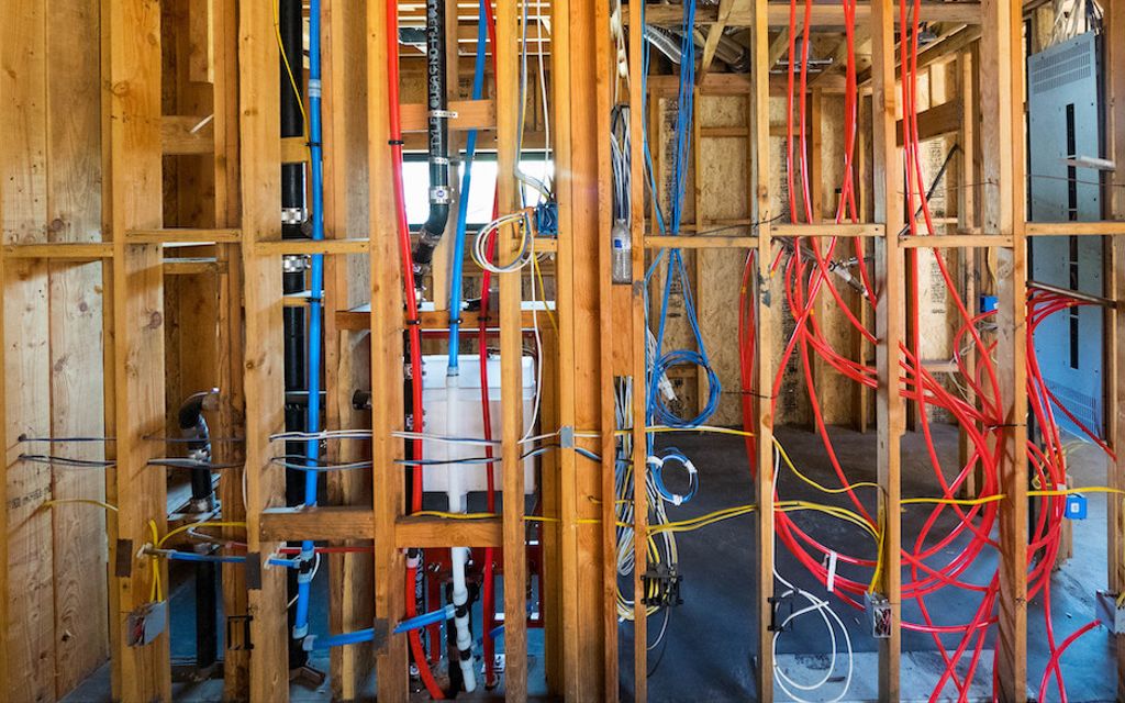 10 plumbing tips when constructing a new home.