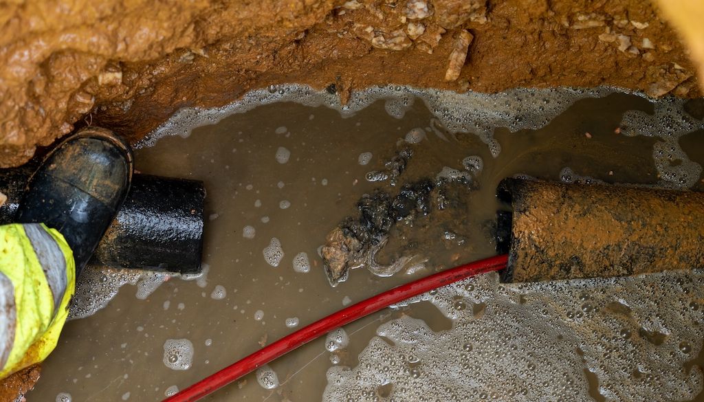 plumber hydro jetting broken sewer line