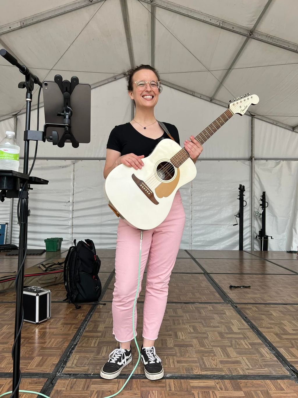 Nicole Springer sings at festivals solo & with a b