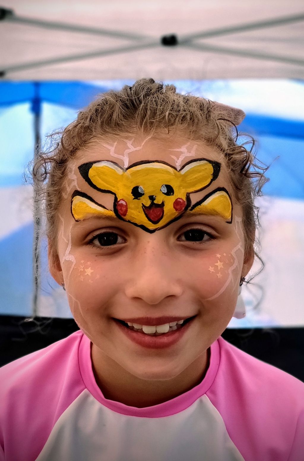 Waterproof facepainting, perfect for pool parties!