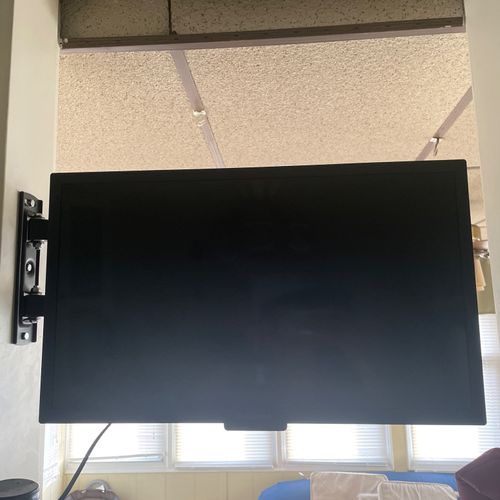 I recently turned to Rostik to hang the TV in the 