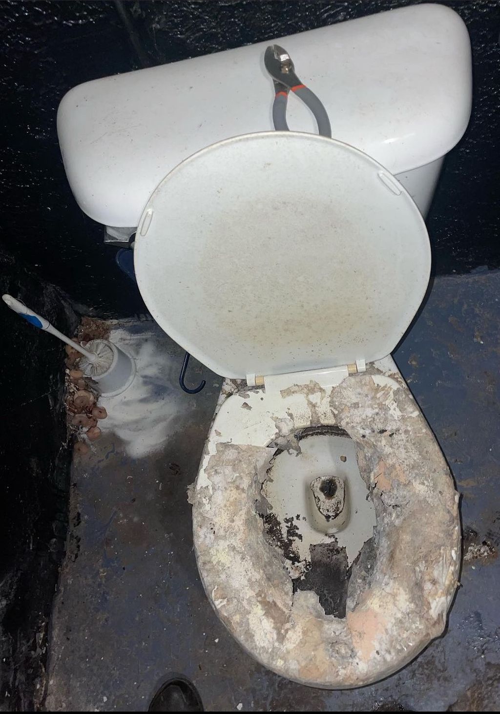 Toilet Install Old🚽🚫