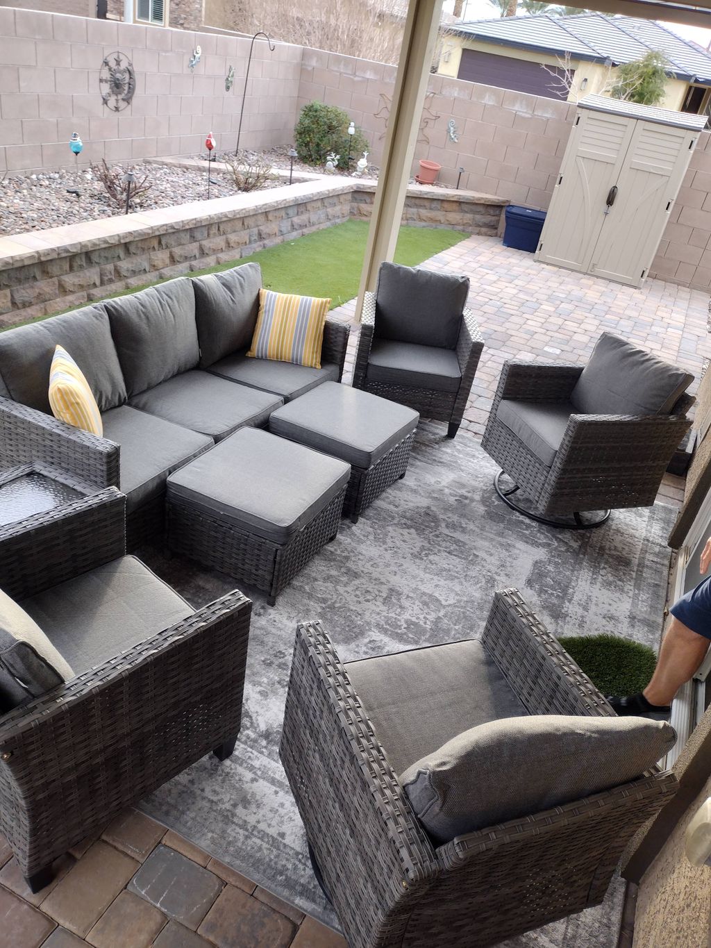 Kent's beautiful outdoor set! 