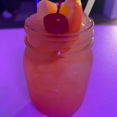 Tropical Peach rum punch!