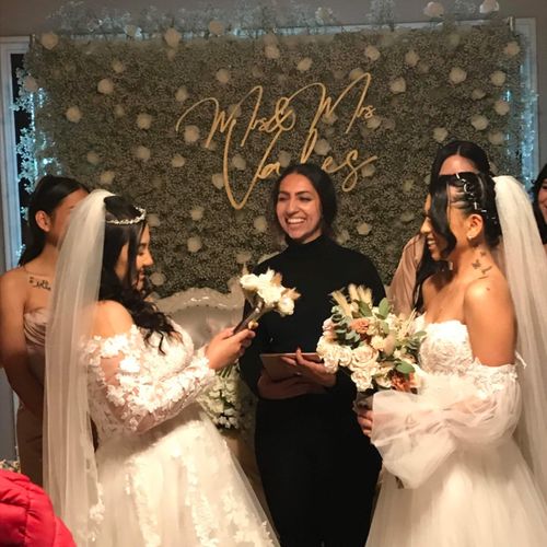 I just want to say Pardis was the best officiant e