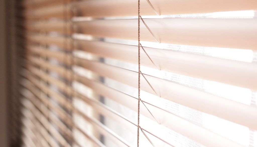 clean vinyl blinds