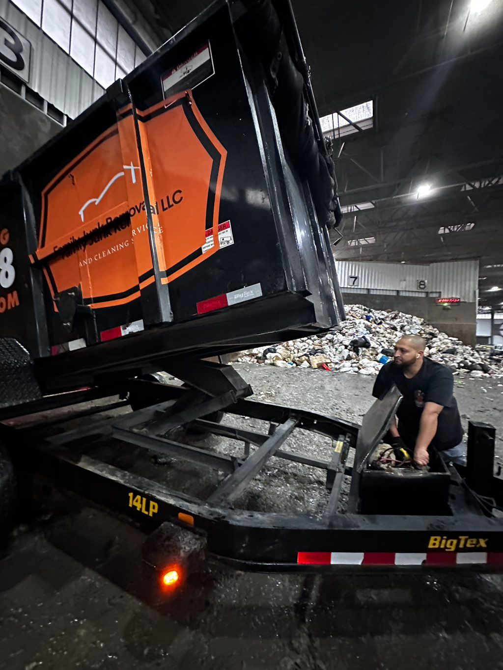 Trash hauling and disposal in the greater Seattle 