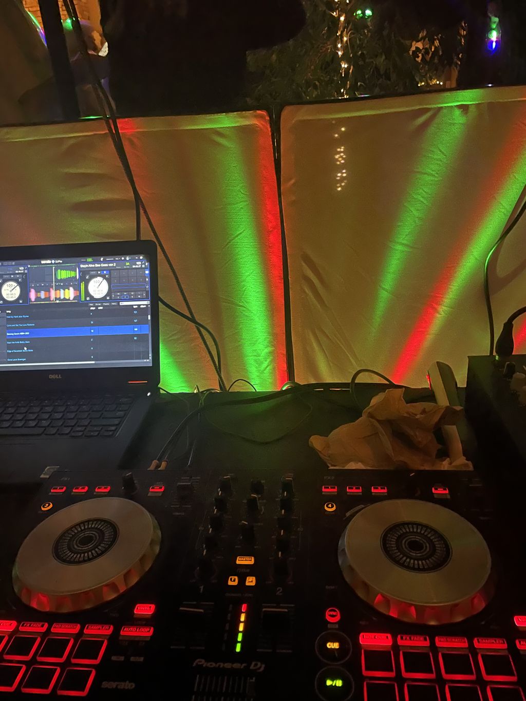 DJ