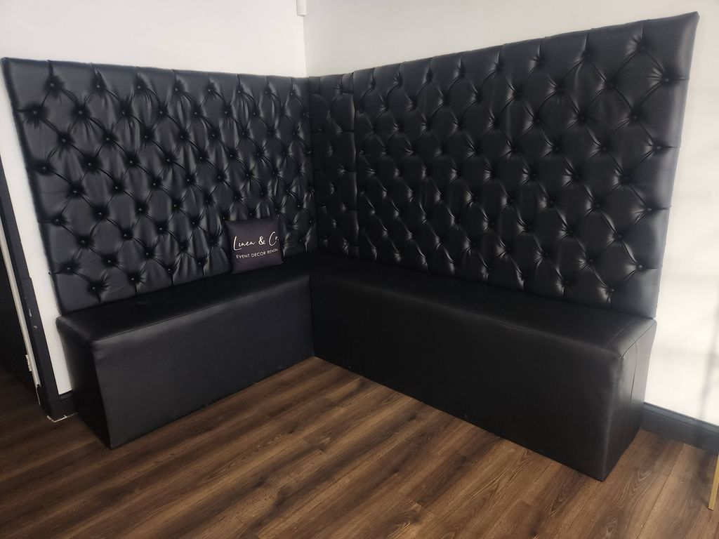 Tufted Booth #Banquet 