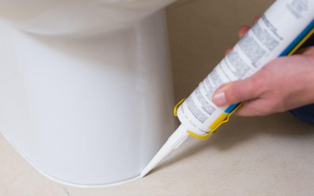 Plumber's putty vs. silicone: Which one should you use?