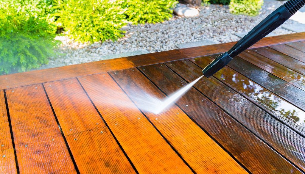 pressure washing wood deck