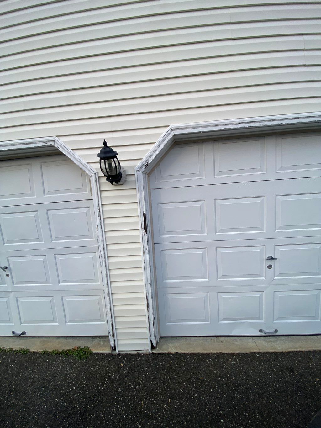 BEFORE - Rotten Garage Trim and Molding