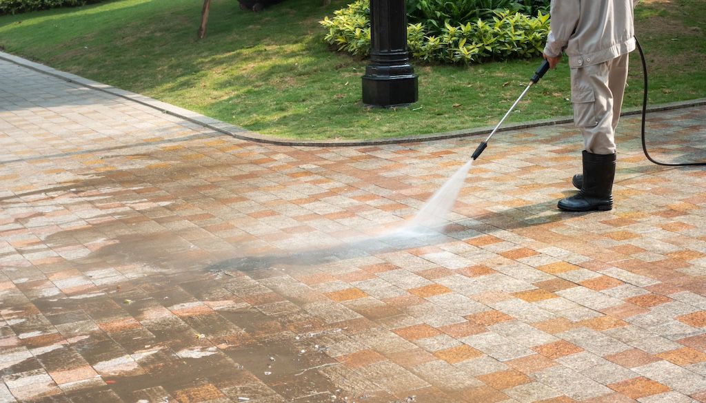 pressure washing driveway