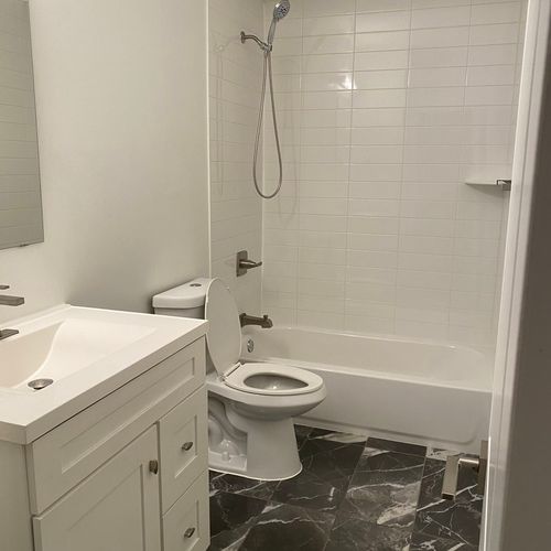 Bathroom cleaning for move out 