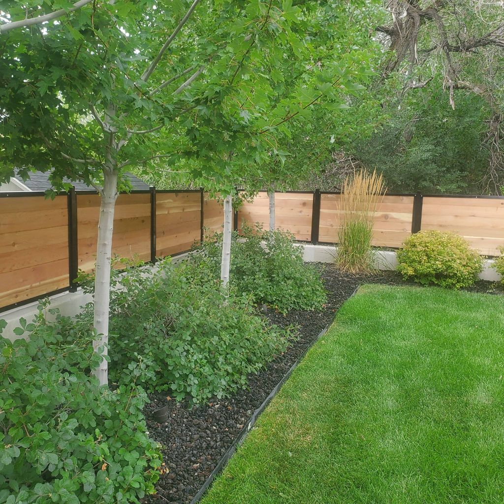 UPRIGHT FENCE AND DECK LLC