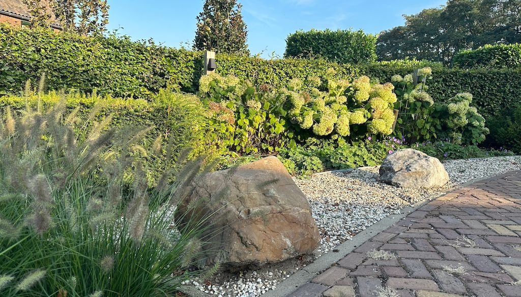 landscaping with boulders