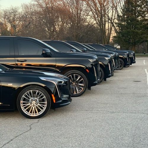 Whole fleet of luxury SUV’s & Sedans 🖤