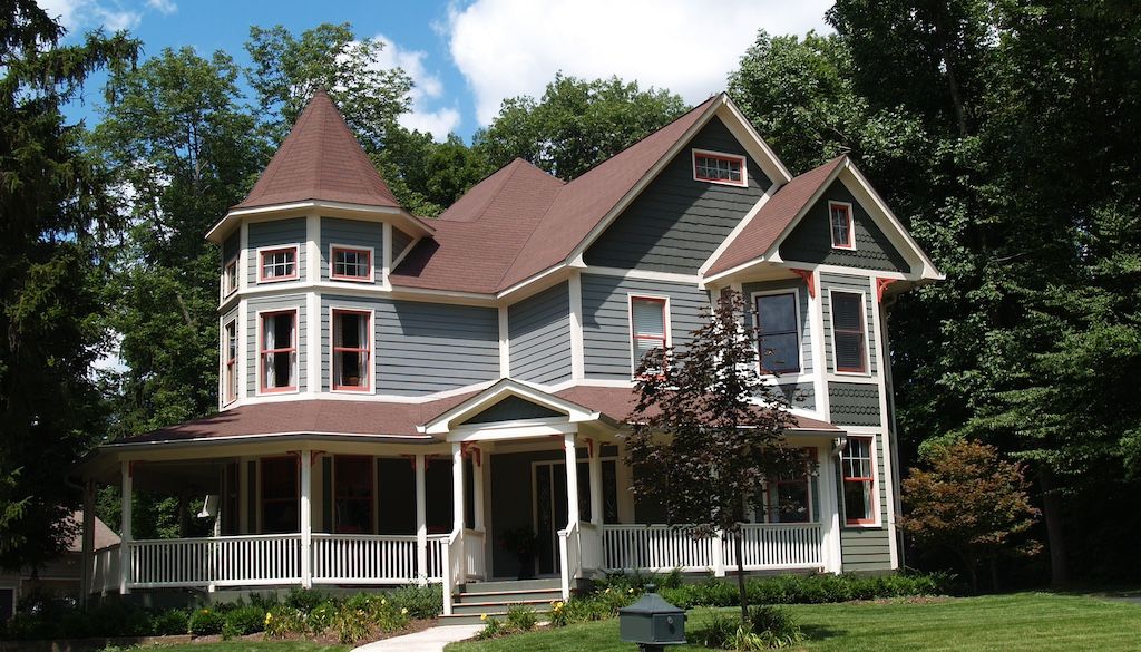 victorian home with vinyl siding