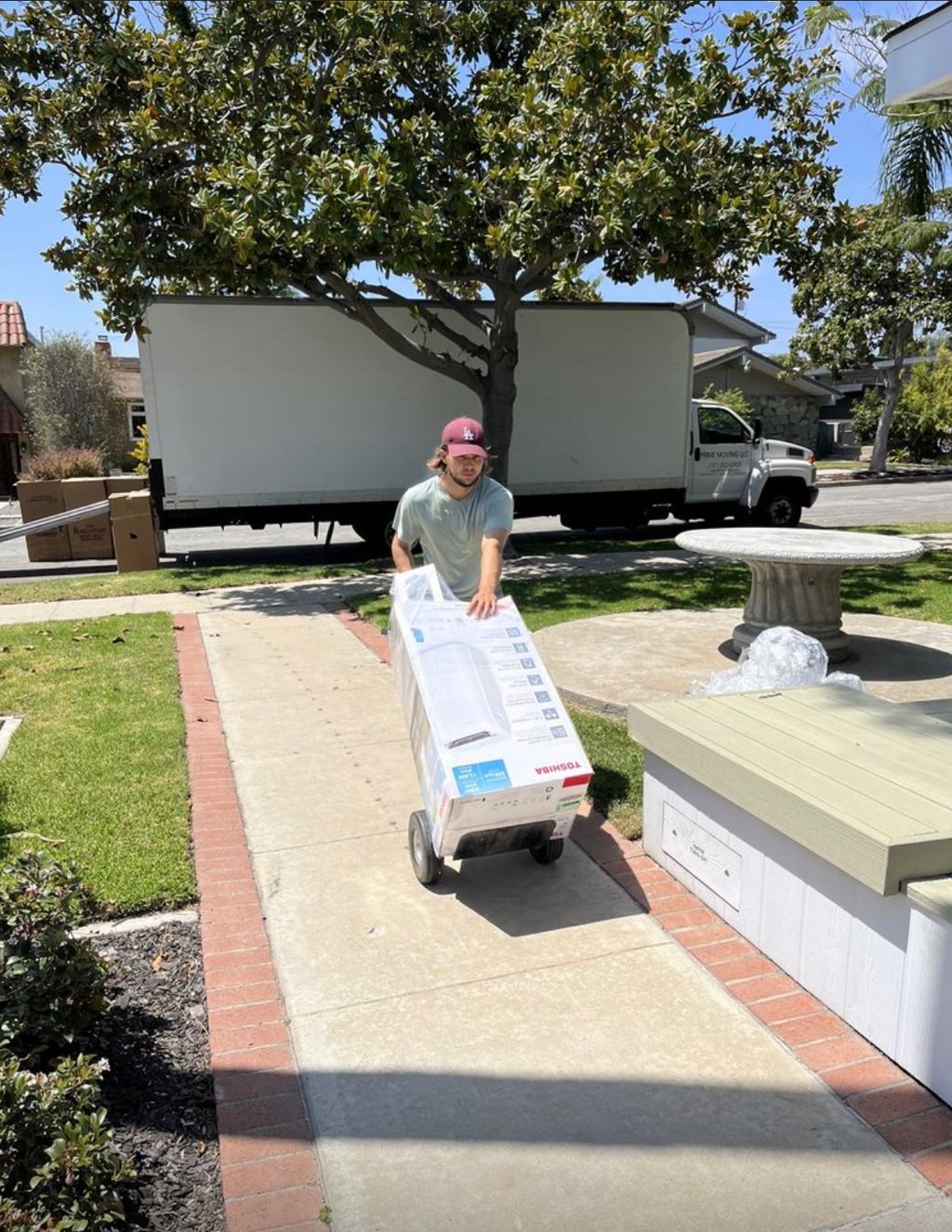 unloading with hand-trucks