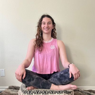 Avatar for Yoga Lessons with Ellie