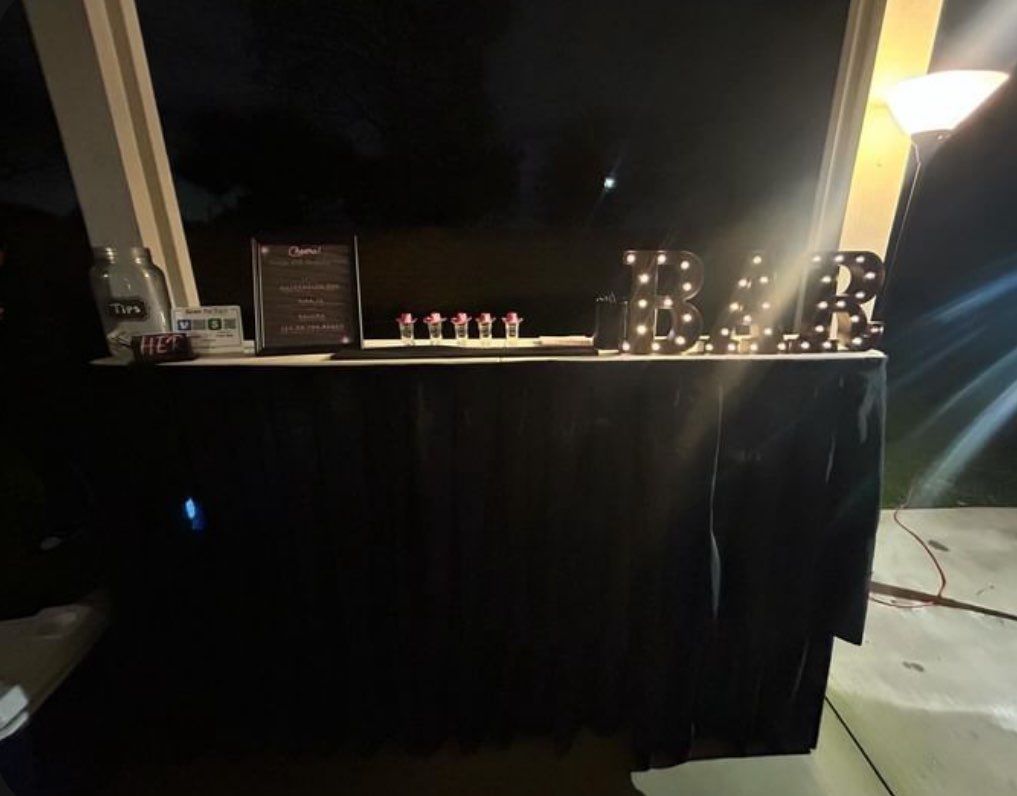 Basic plastic w/ black curtain available to rent 