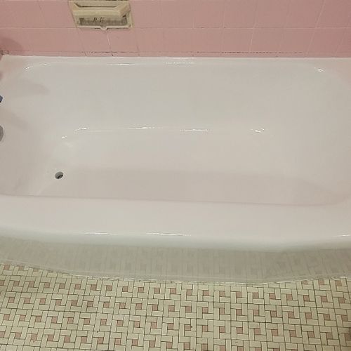 Tub-After He&Vo Refinishing and Details 